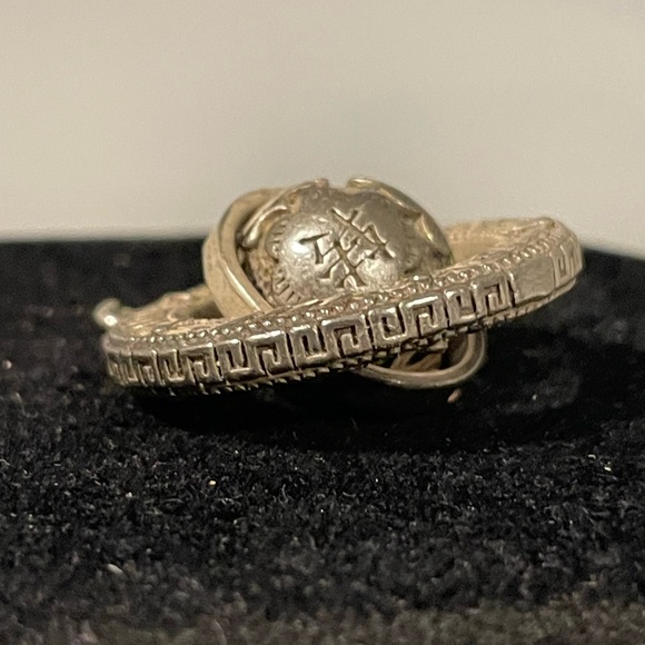 Buddhist Prayer Wheel Double Spinner Pendant - Picture 2 of 8